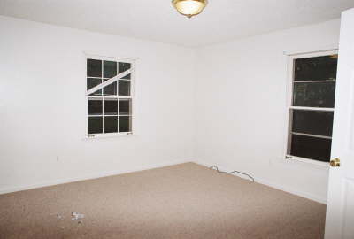 Master bedroom (alt view)