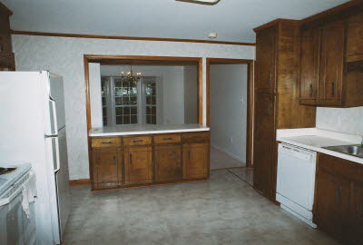 Kitchen (alt view)